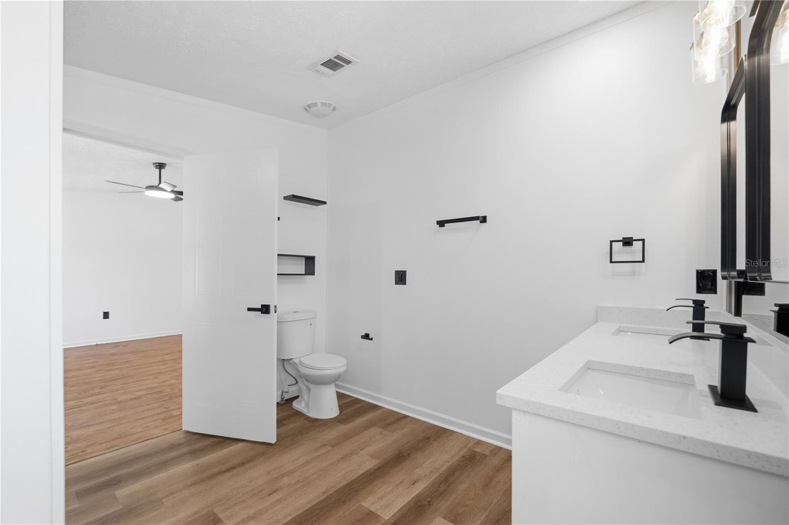 11708 MEADOWDALE DR, TAMPA, FL, 33625