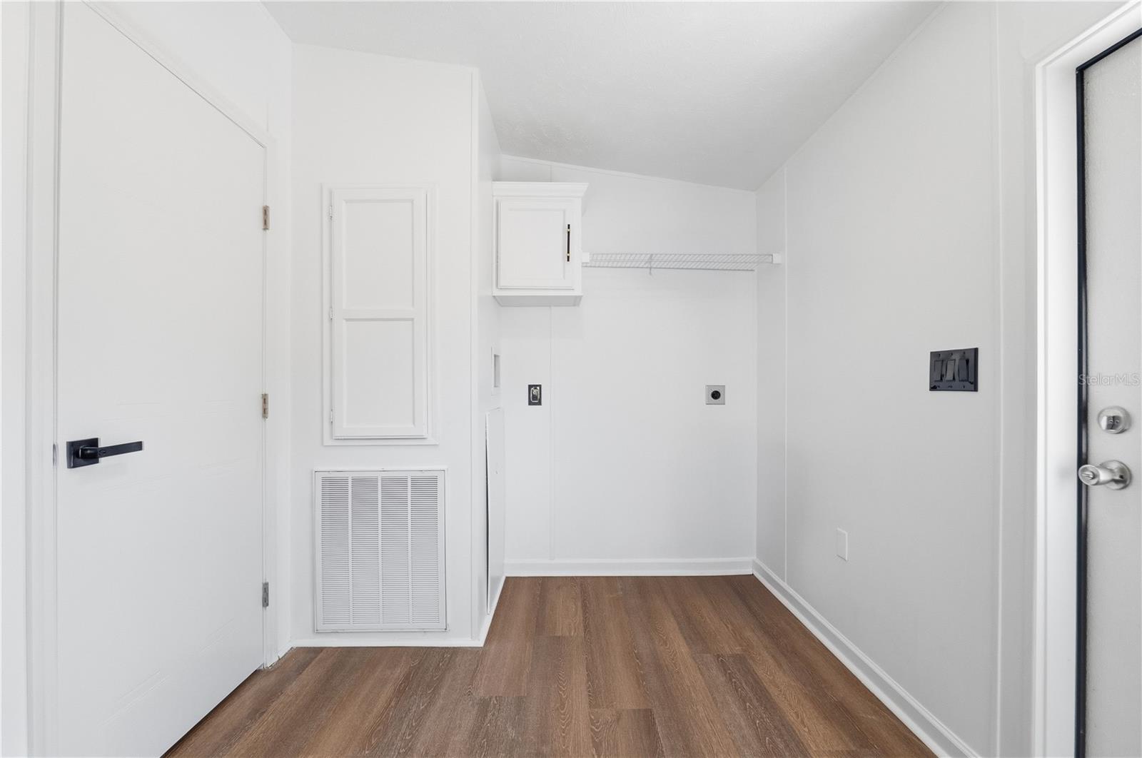 11708 MEADOWDALE DR, TAMPA, FL, 33625