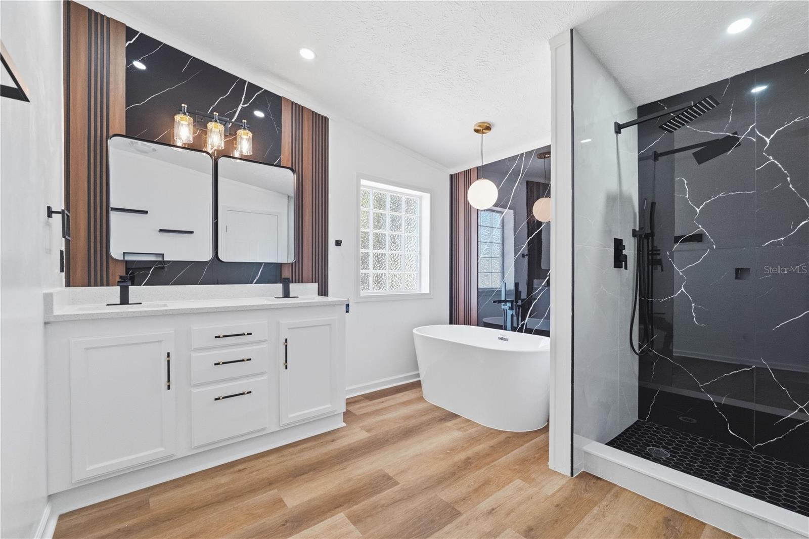 11708 MEADOWDALE DR, TAMPA, FL, 33625