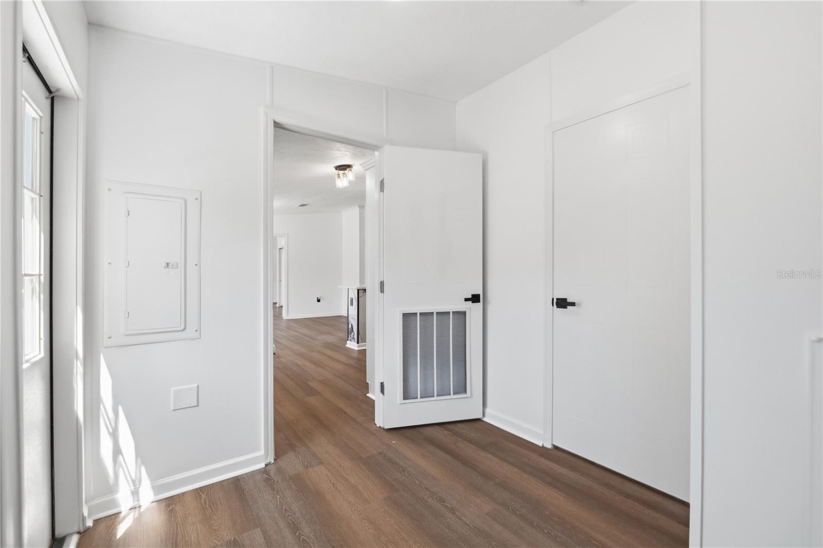 11708 MEADOWDALE DR, TAMPA, FL, 33625