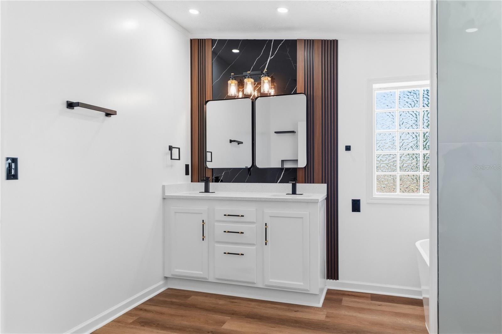 11708 MEADOWDALE DR, TAMPA, FL, 33625