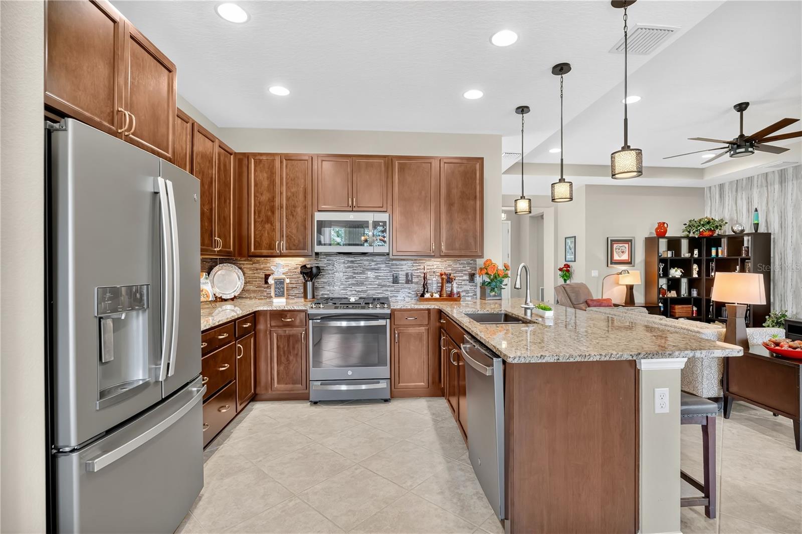 1066 VICTORIA HILLS DRIVE SOUTH, DELAND, FL, 32724