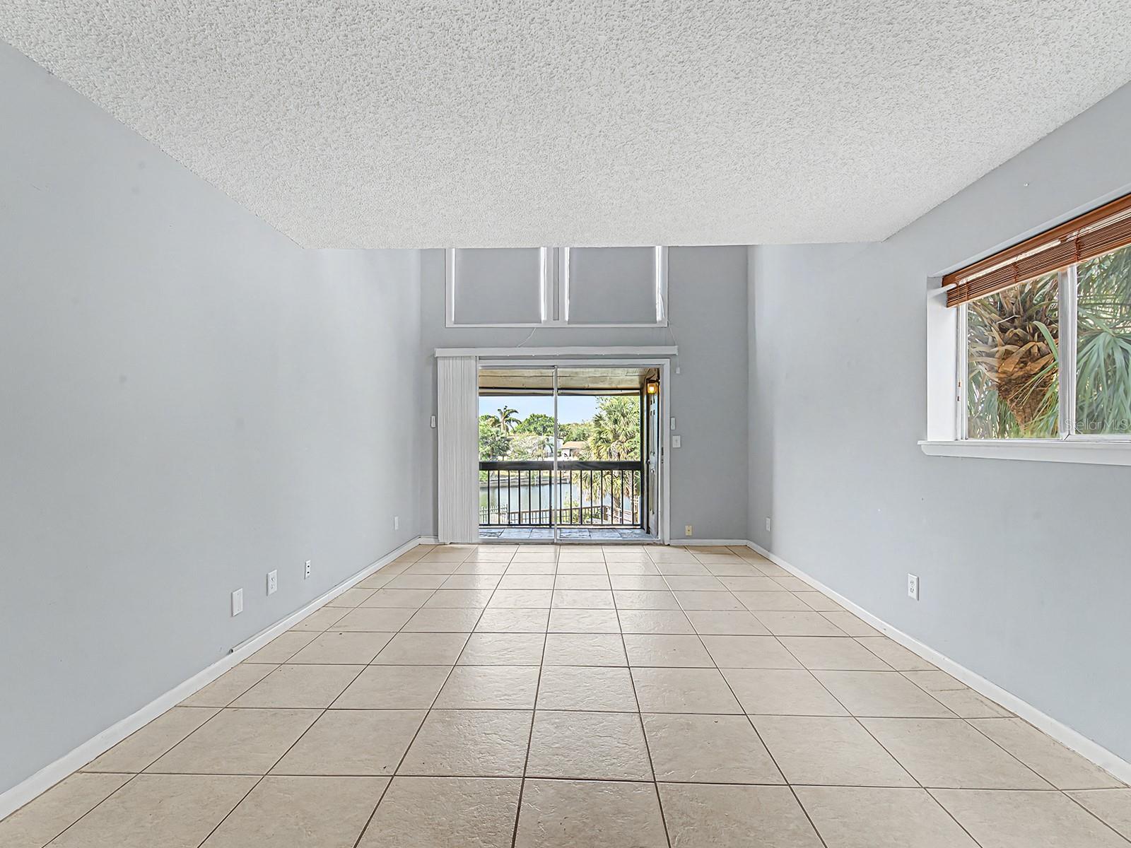 6321 NEWTOWN CIR #21B8, TAMPA, FL, 33615