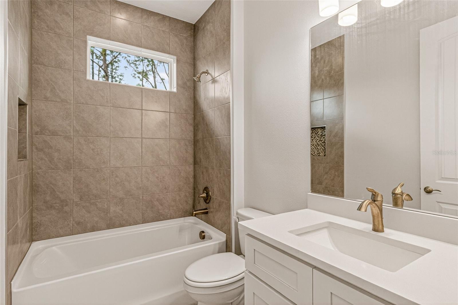 450 HAMMOND ST SW, PALM BAY, FL, 32908