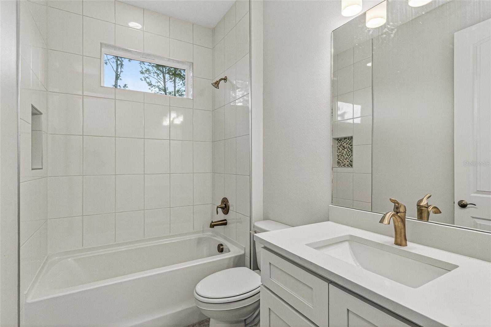 450 HAMMOND ST SW, PALM BAY, FL, 32908