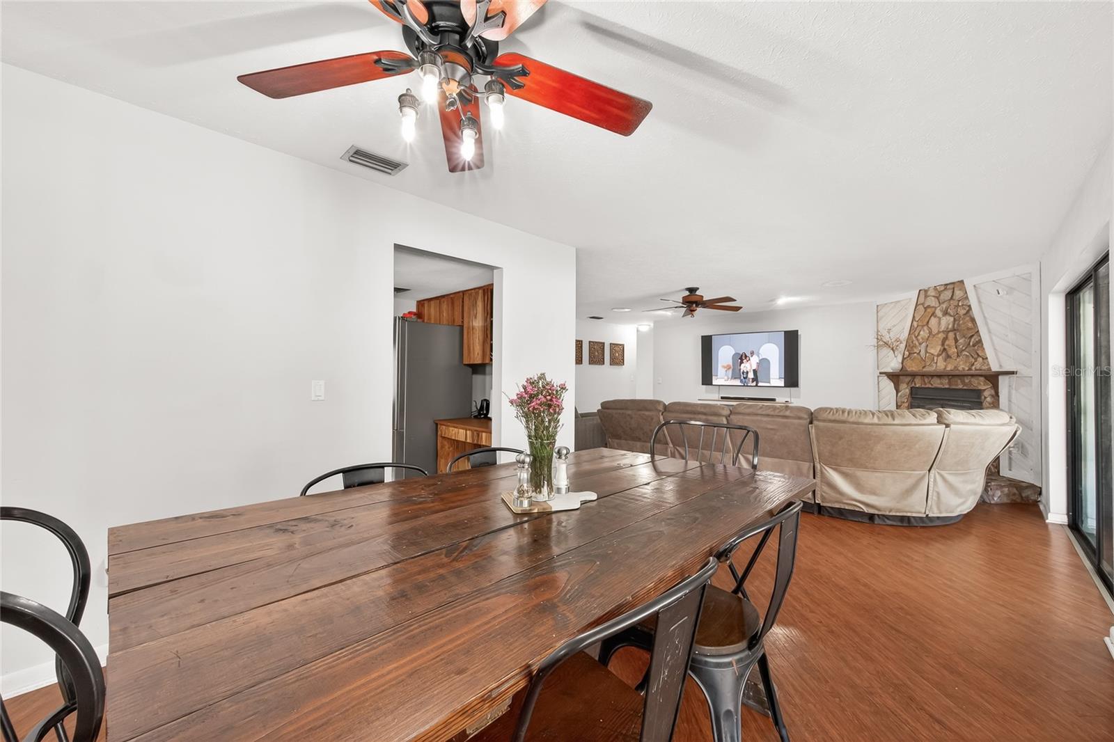 18322 SWAN LAKE DR, LUTZ, FL, 33549