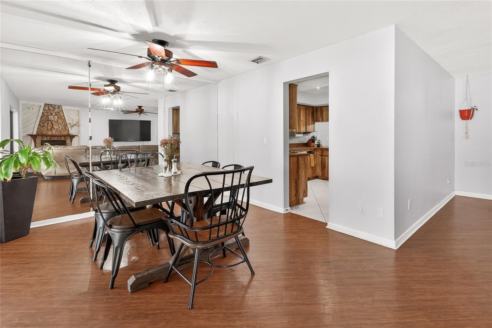 18322 SWAN LAKE DR, LUTZ, FL, 33549