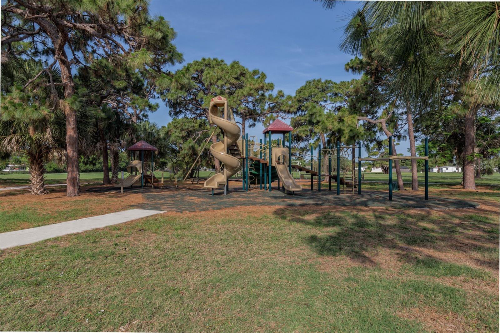 1261 LAKESIDE DR, VENICE, FL, 34293