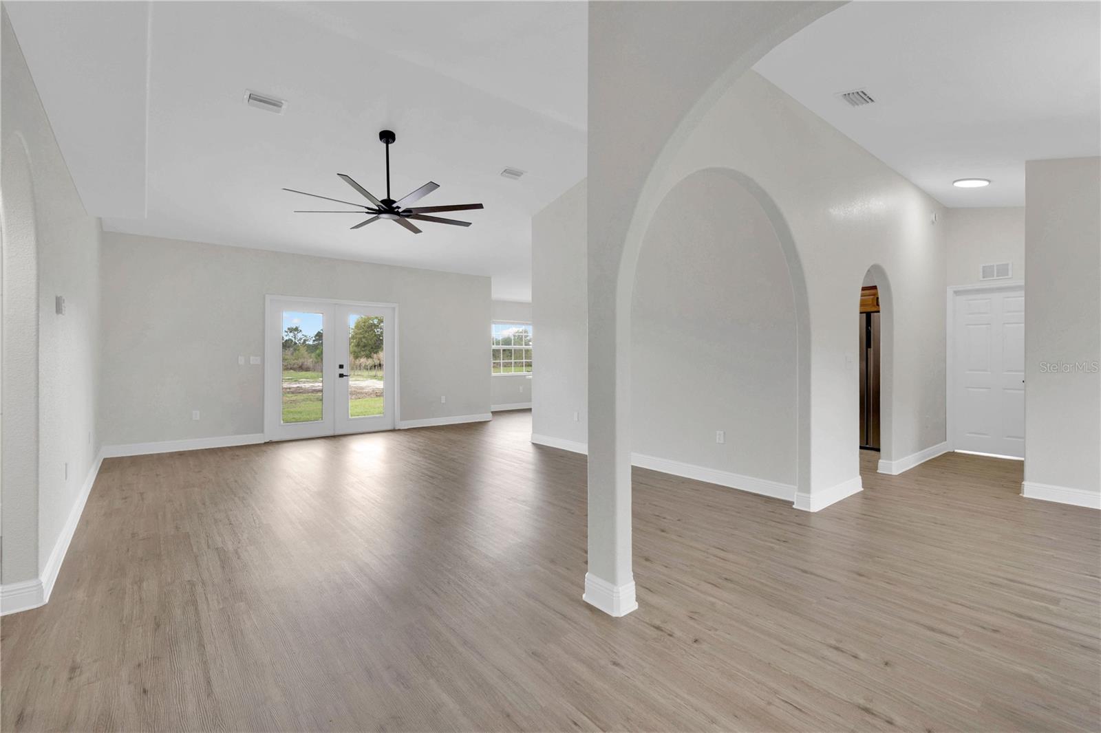 8 OAKRIDGE DR, FROSTPROOF, FL, 33843