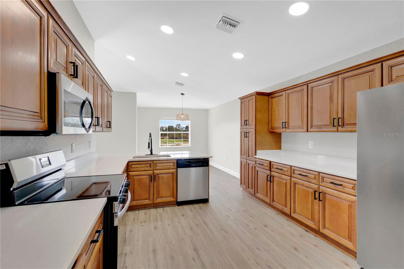 8 OAKRIDGE DR, FROSTPROOF, FL, 33843