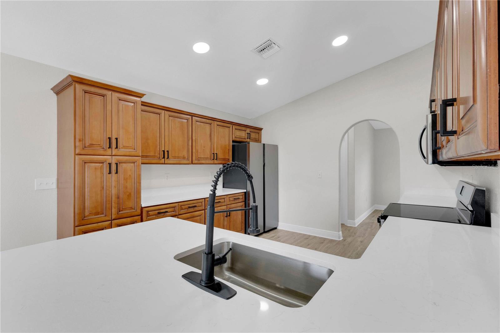 8 OAKRIDGE DR, FROSTPROOF, FL, 33843