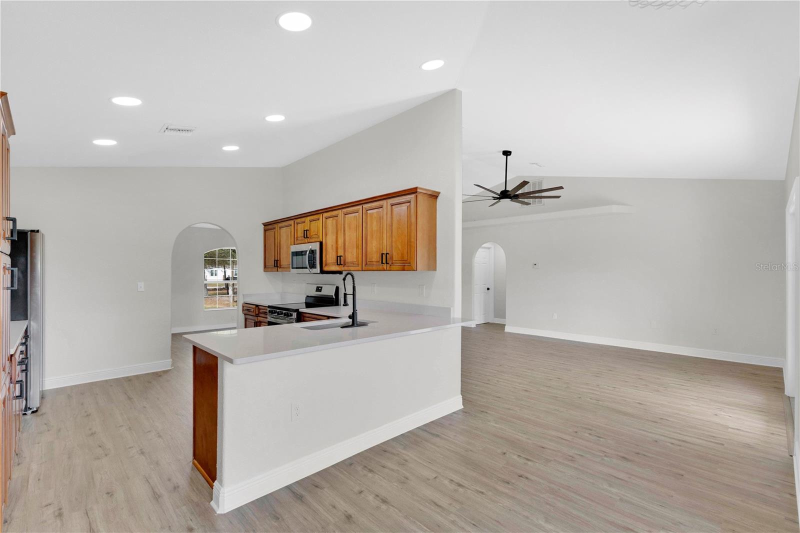 8 OAKRIDGE DR, FROSTPROOF, FL, 33843