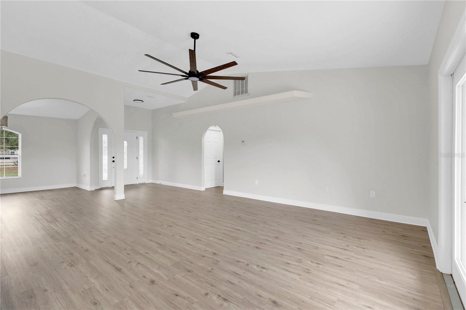 8 OAKRIDGE DR, FROSTPROOF, FL, 33843