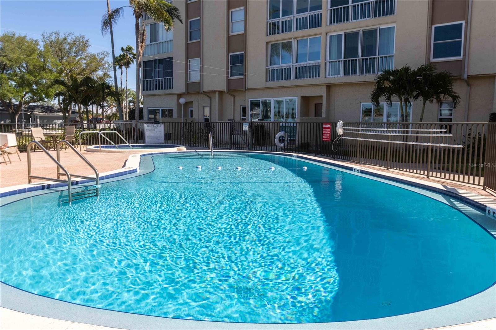 105 ISLAND WAY #142, CLEARWATER BEACH, FL, 33767