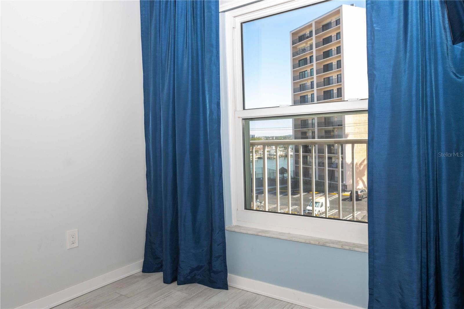 105 ISLAND WAY #142, CLEARWATER BEACH, FL, 33767