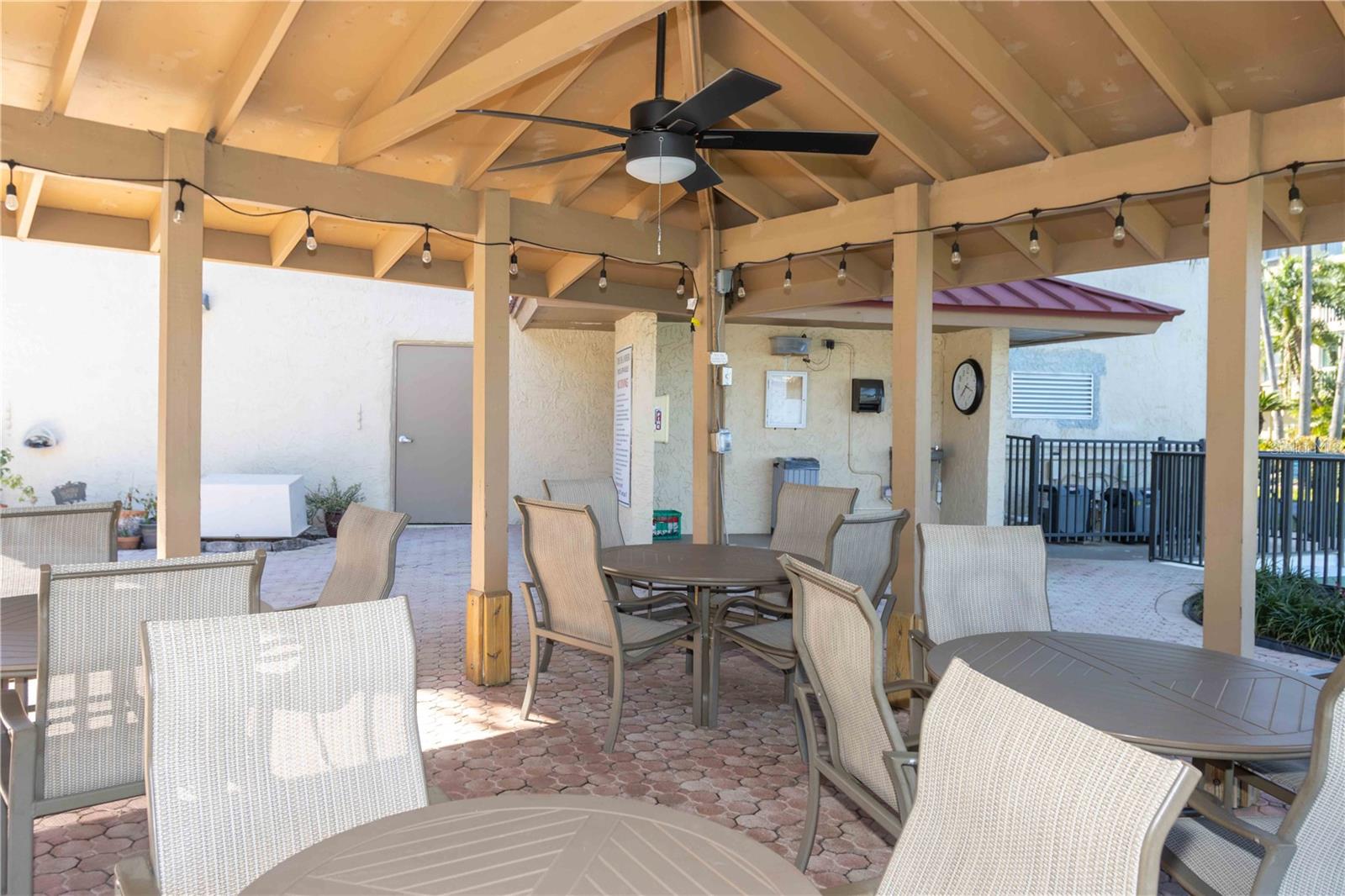 105 ISLAND WAY #142, CLEARWATER BEACH, FL, 33767