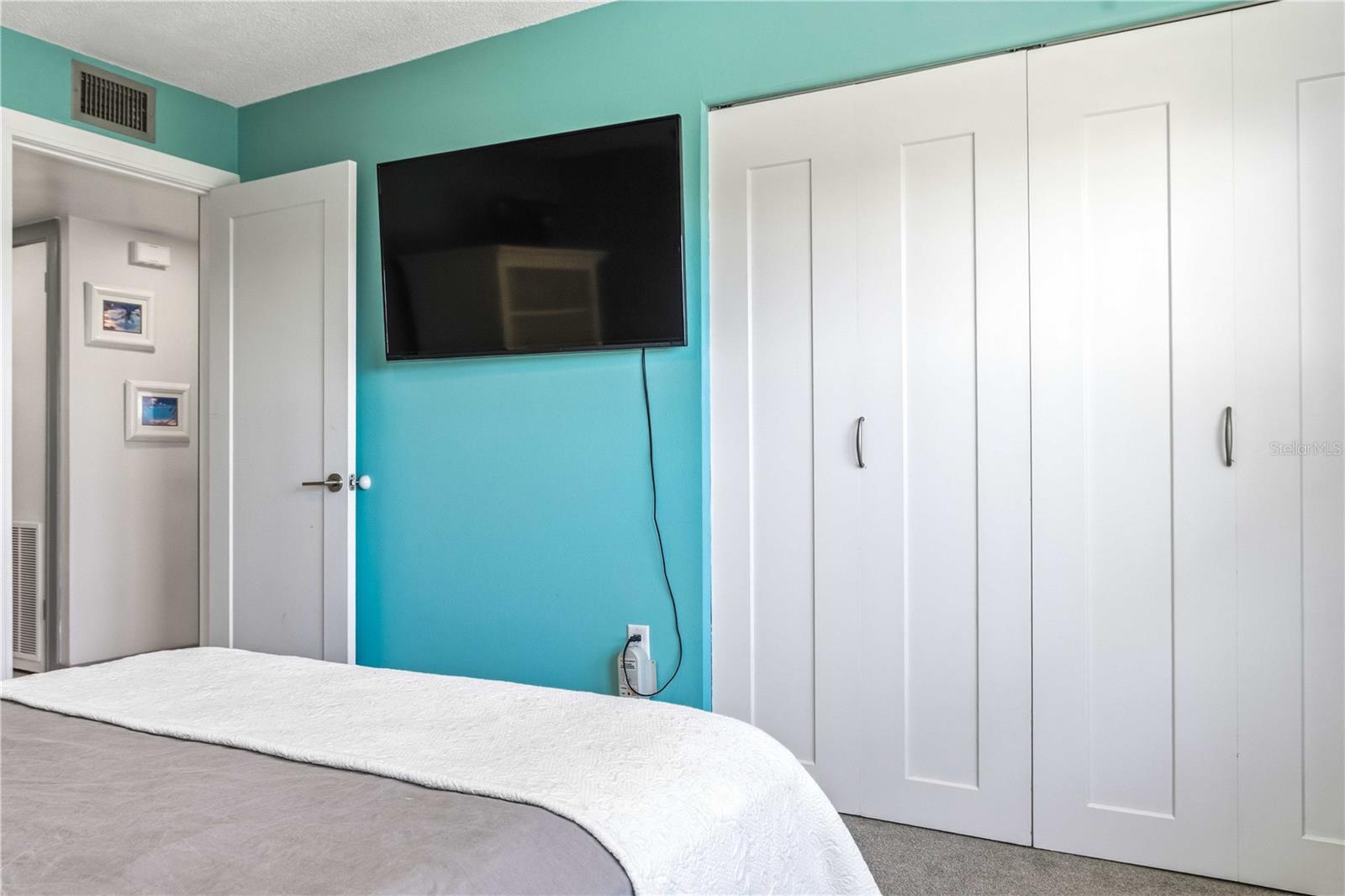 105 ISLAND WAY #142, CLEARWATER BEACH, FL, 33767