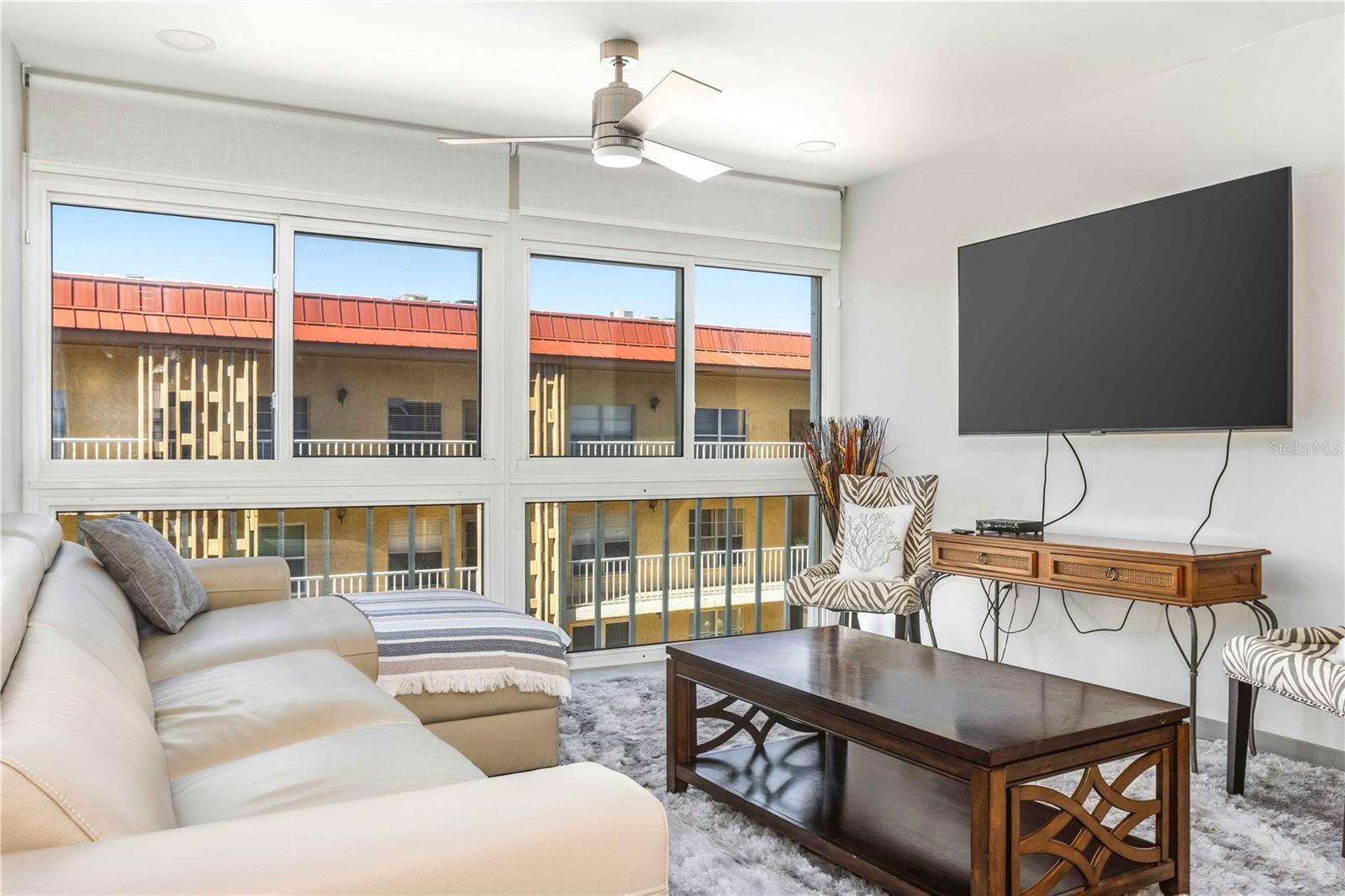 105 ISLAND WAY #142, CLEARWATER BEACH, FL, 33767