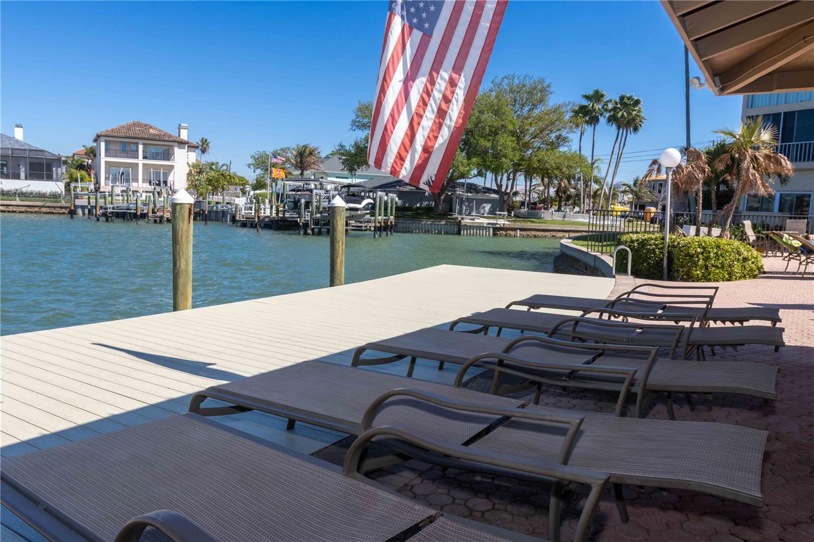 105 ISLAND WAY #142, CLEARWATER BEACH, FL, 33767