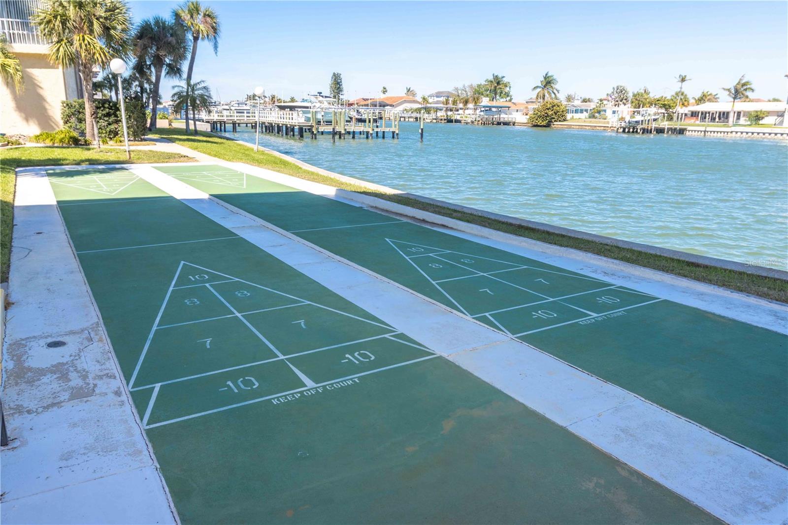 105 ISLAND WAY #142, CLEARWATER BEACH, FL, 33767