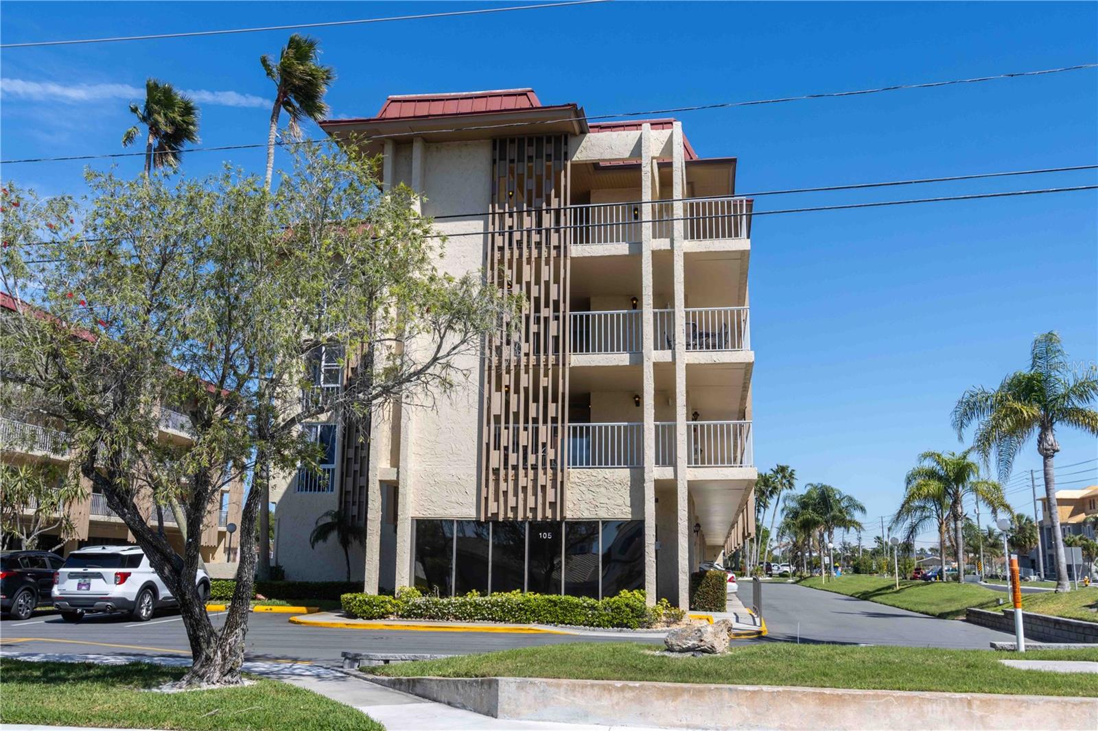 105 ISLAND WAY #142, CLEARWATER BEACH, FL, 33767