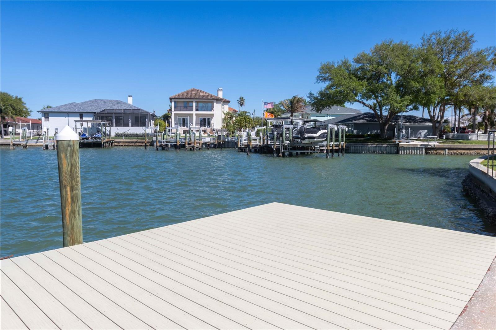 105 ISLAND WAY #142, CLEARWATER BEACH, FL, 33767