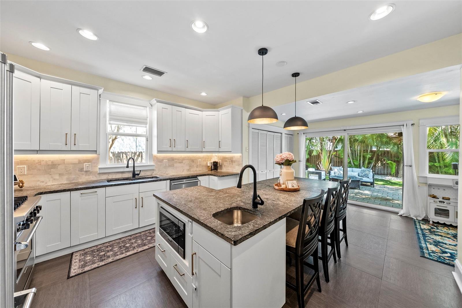 3009 W SAN JOSE ST, TAMPA, FL, 33629