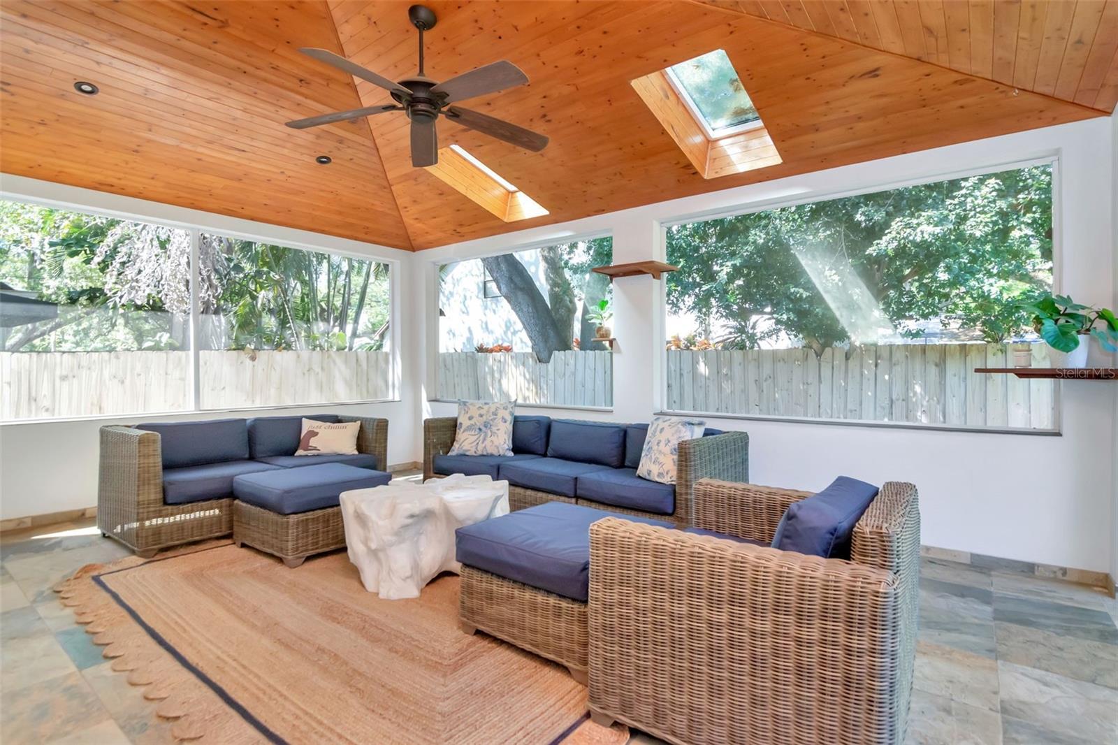 4703 S DAUPHIN AVE, TAMPA, FL, 33611