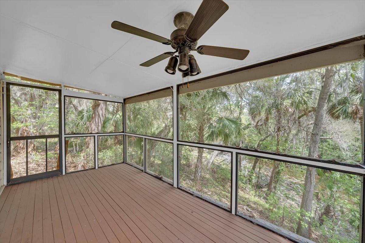 Guest cottage screened patio.