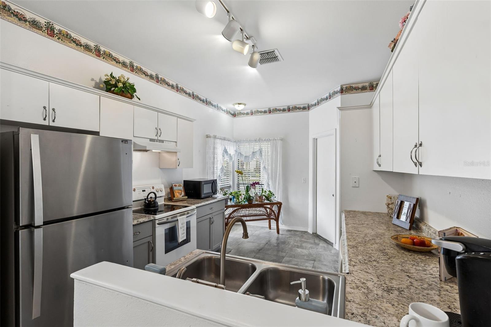145 THORNBERRY DR, CASSELBERRY, FL, 32707