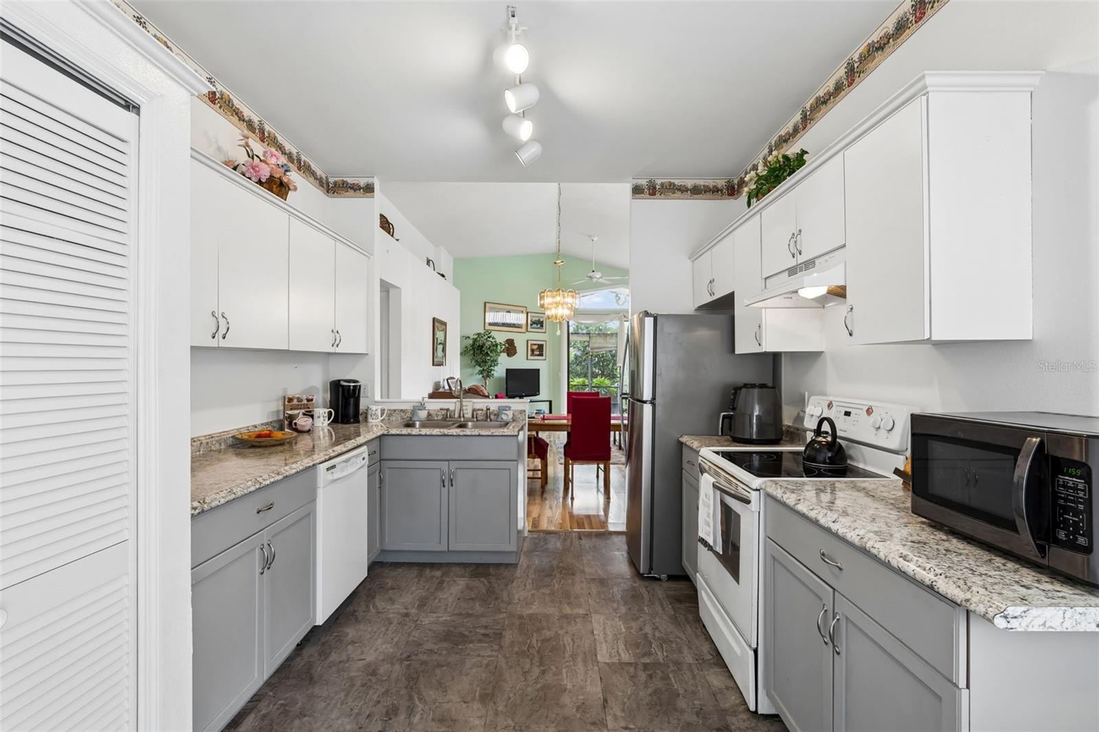 145 THORNBERRY DR, CASSELBERRY, FL, 32707