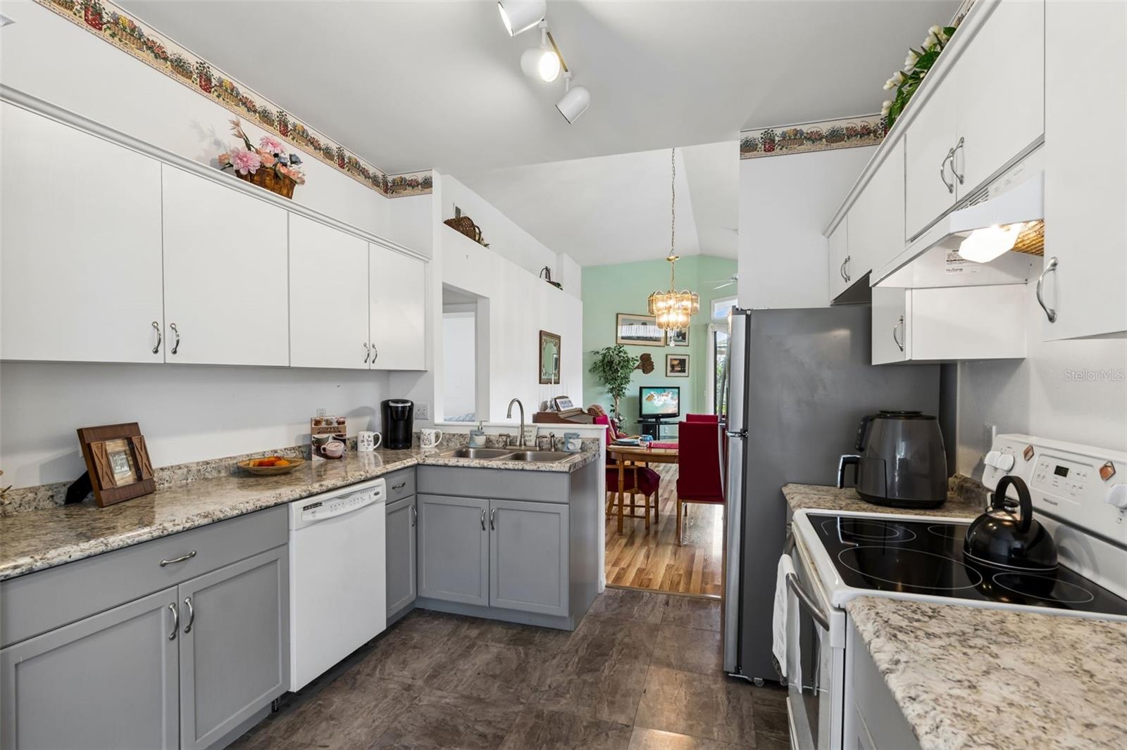 145 THORNBERRY DR, CASSELBERRY, FL, 32707
