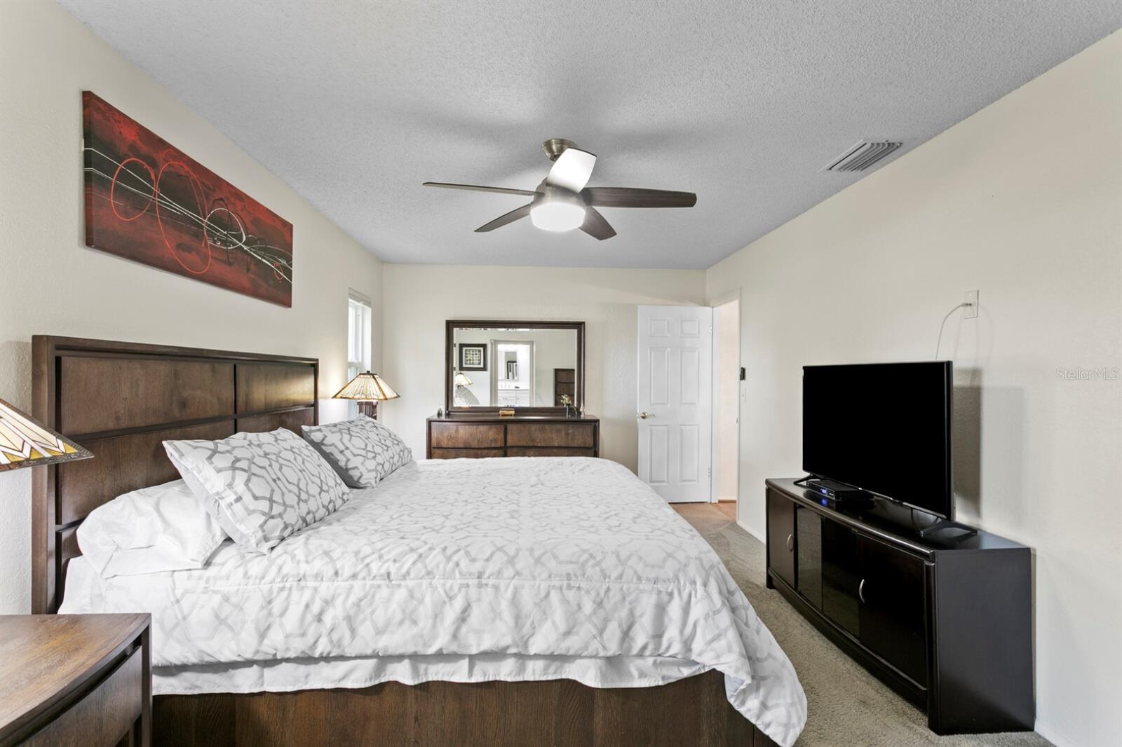 8645 PINETREE DR W, SEMINOLE, FL, 33772