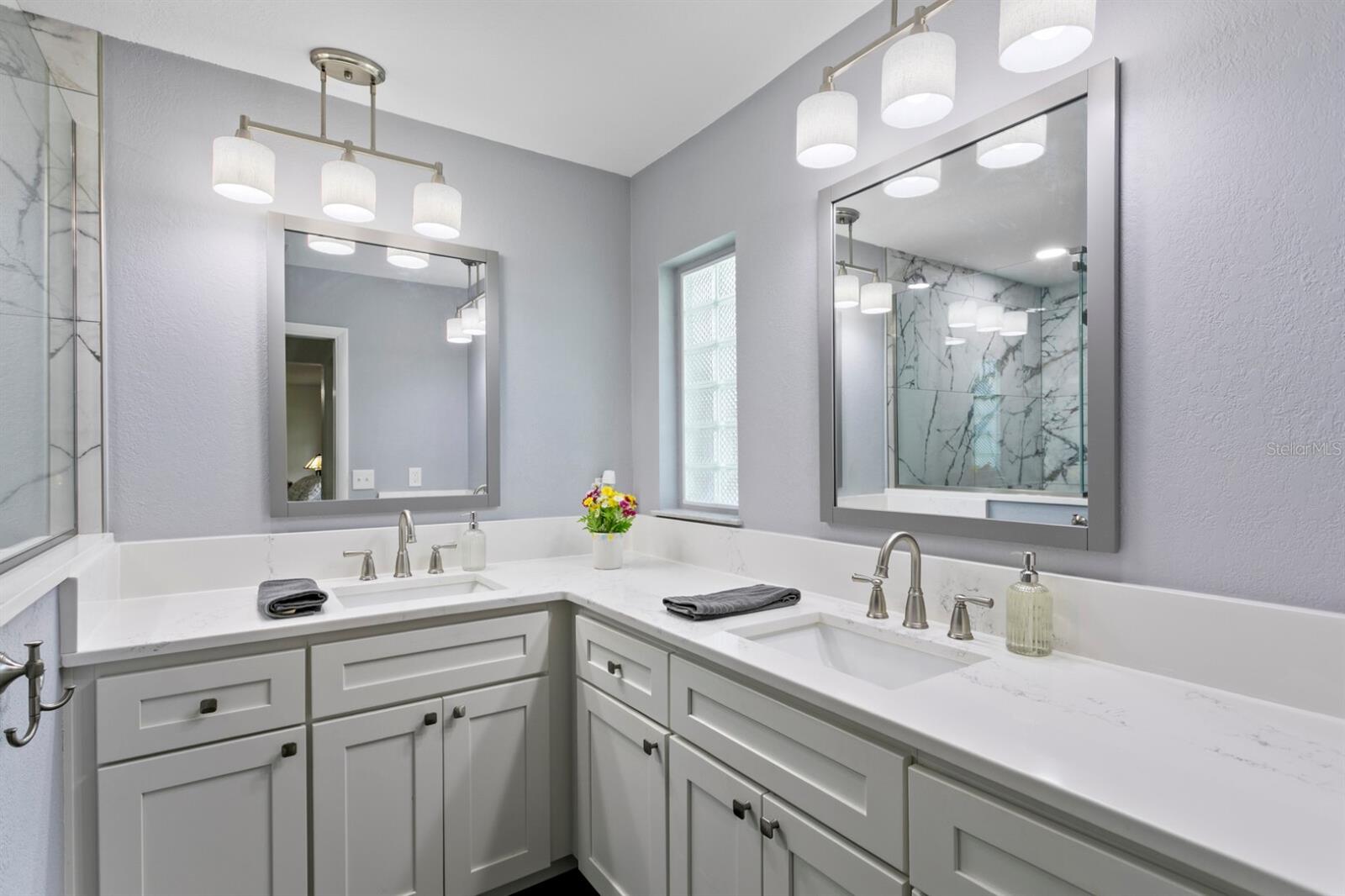 8645 PINETREE DR W, SEMINOLE, FL, 33772