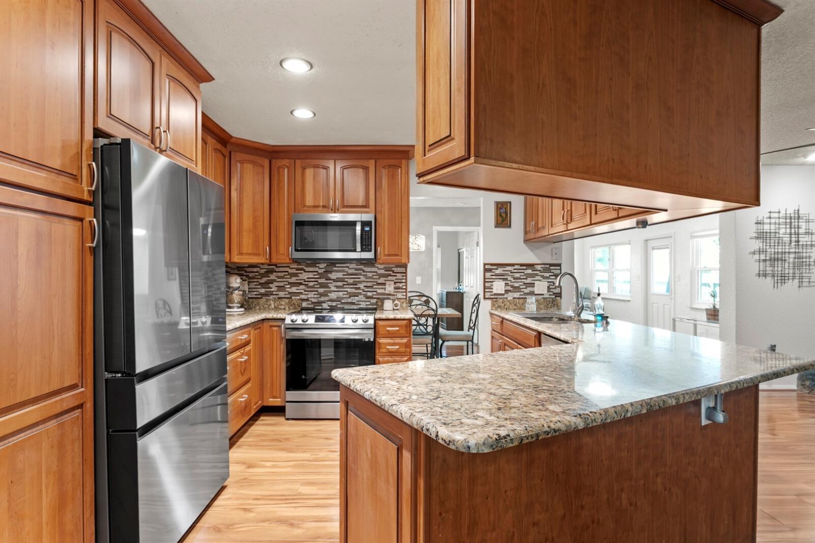 8645 PINETREE DR W, SEMINOLE, FL, 33772