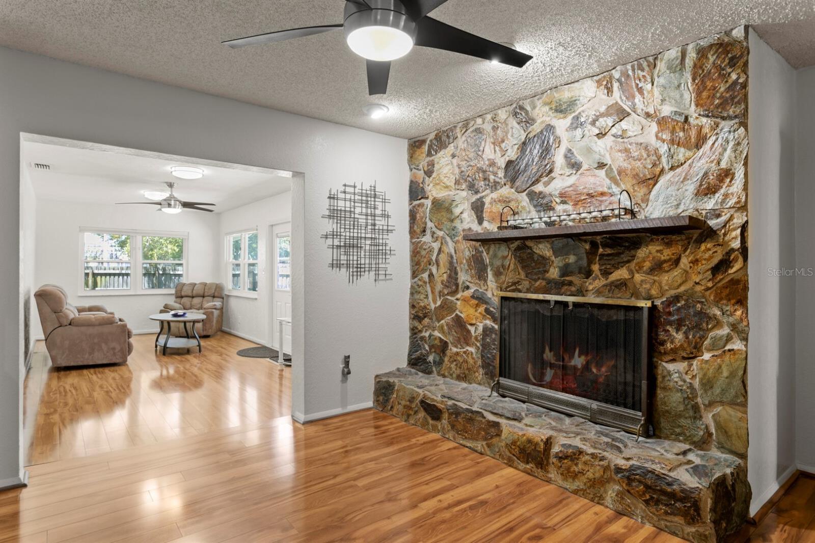 8645 PINETREE DR W, SEMINOLE, FL, 33772