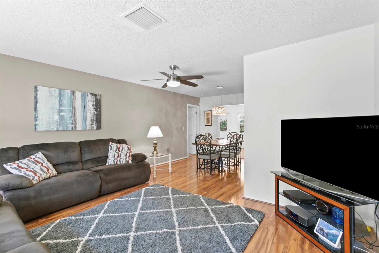 8645 PINETREE DR W, SEMINOLE, FL, 33772