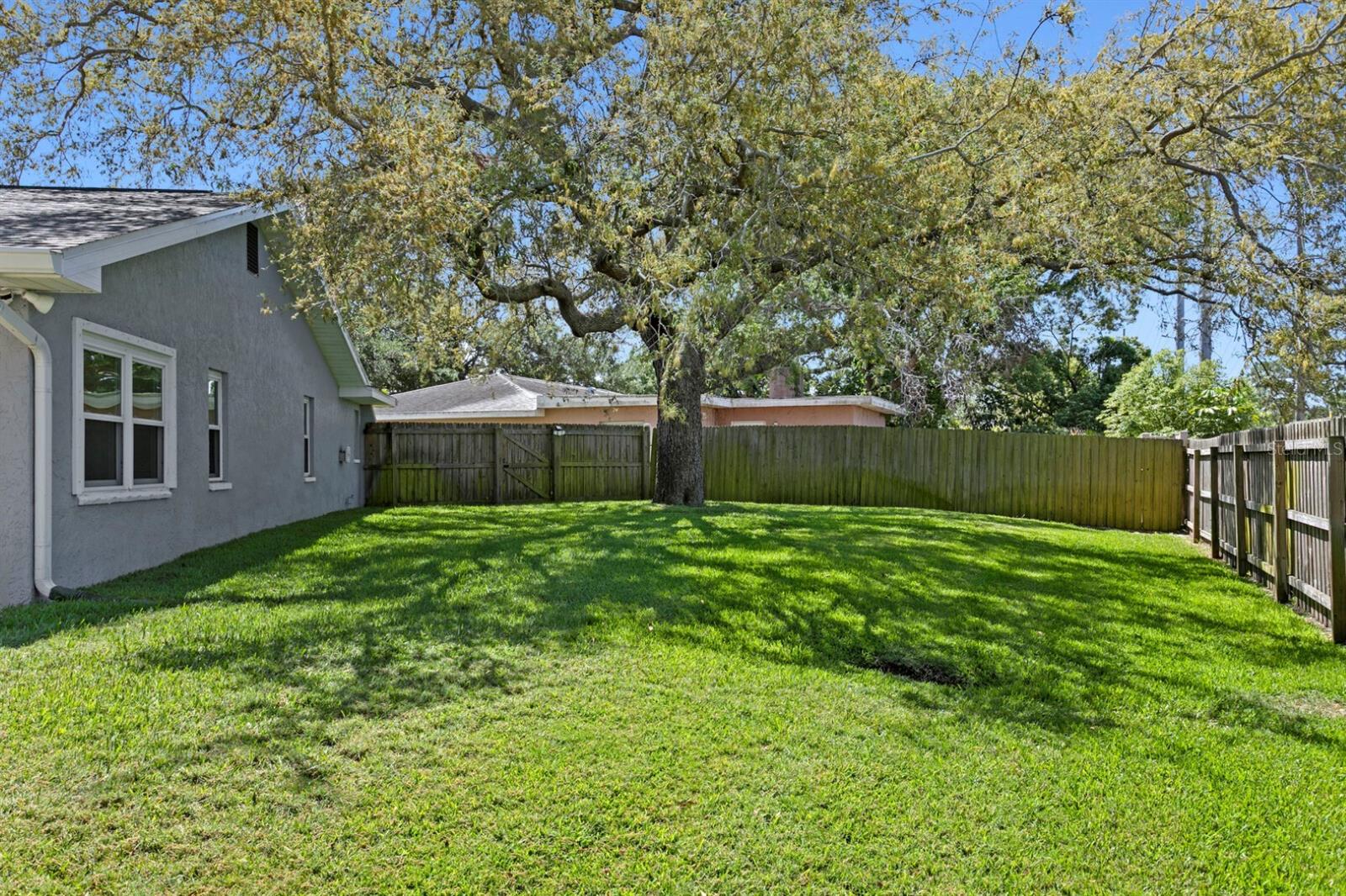 8645 PINETREE DR W, SEMINOLE, FL, 33772