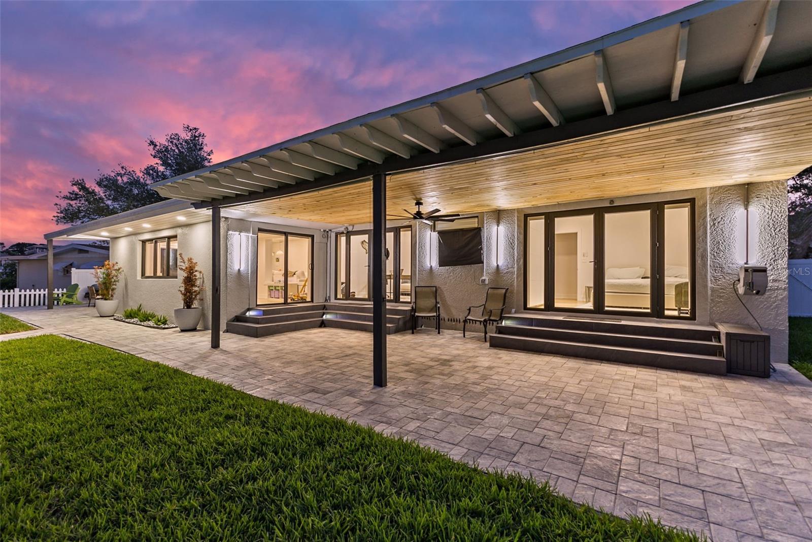 1866 VENETIAN POINT DR, CLEARWATER, FL, 33755
