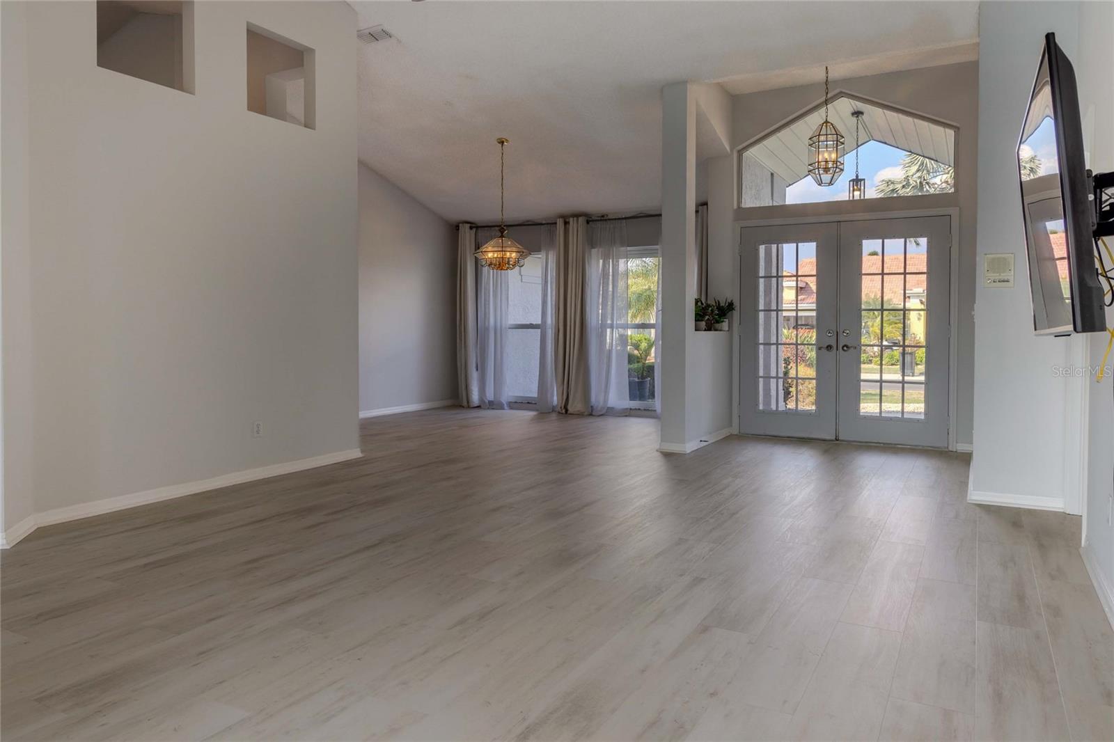 1211 PERIDOT LANE, SUN CITY CENTER, FL, 33573
