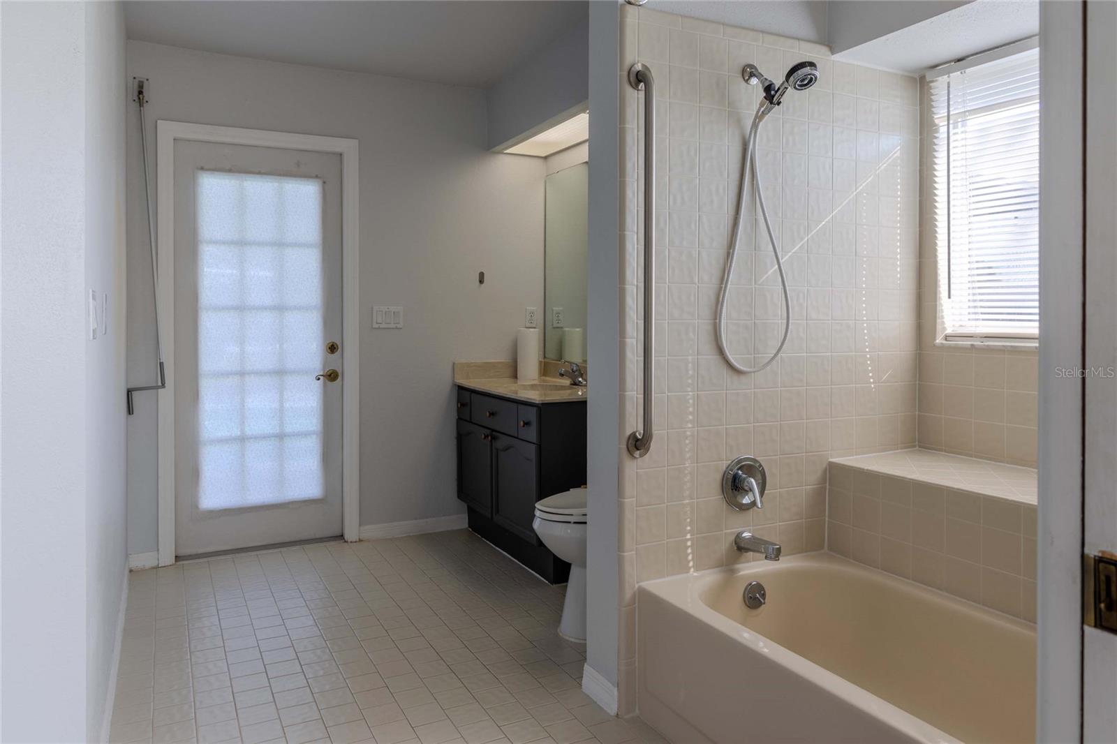 1211 PERIDOT LANE, SUN CITY CENTER, FL, 33573