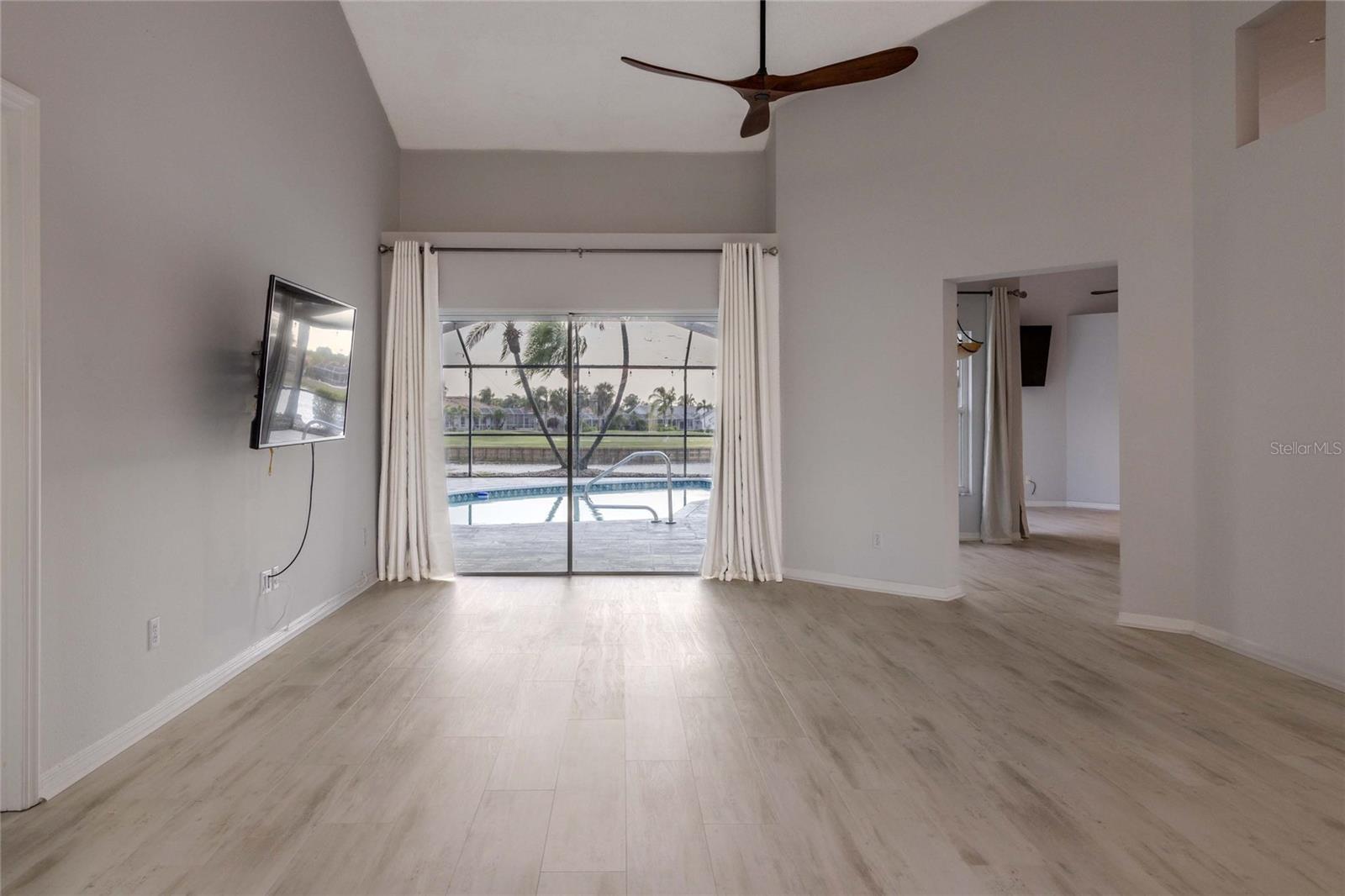1211 PERIDOT LANE, SUN CITY CENTER, FL, 33573