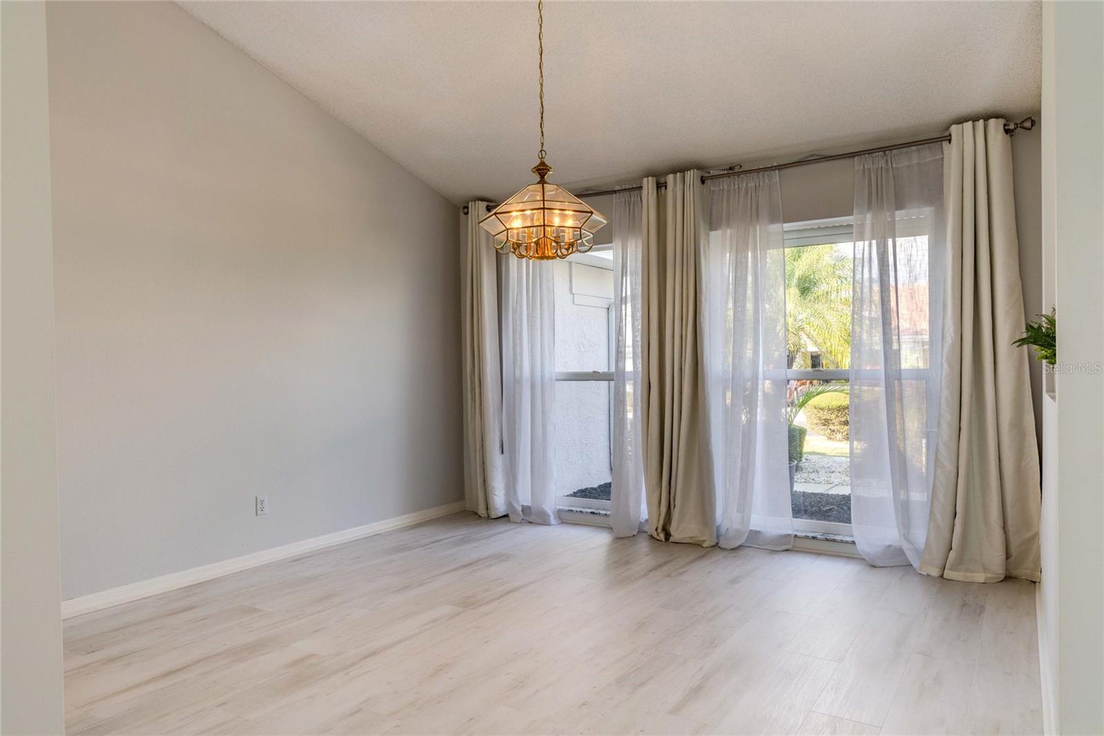 1211 PERIDOT LANE, SUN CITY CENTER, FL, 33573