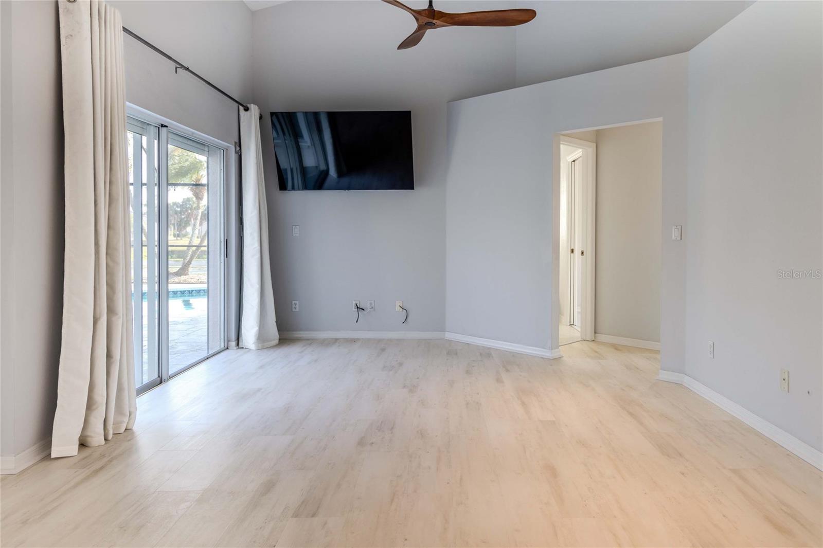 1211 PERIDOT LANE, SUN CITY CENTER, FL, 33573