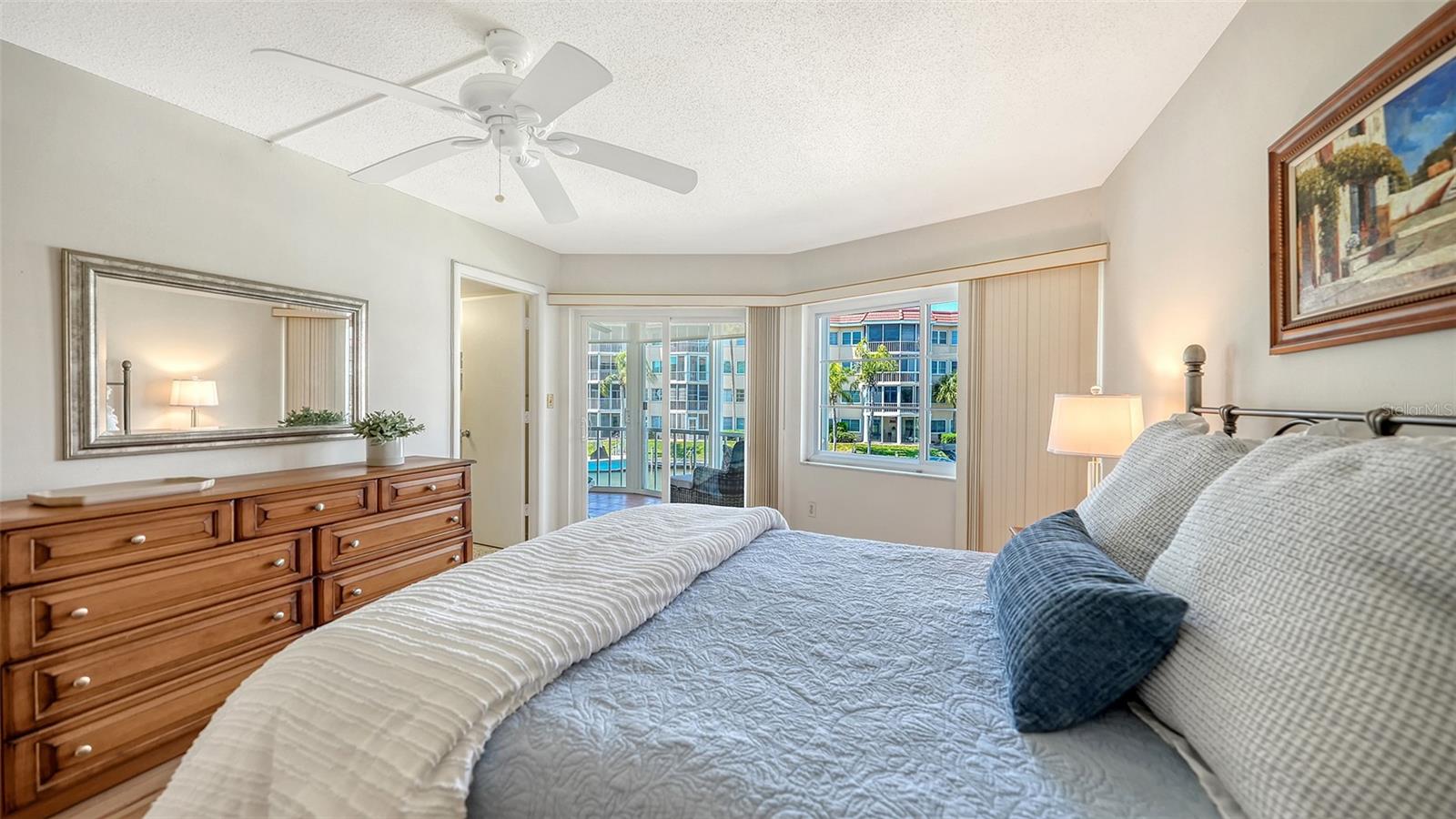 1257 S PORTOFINO DR #203, SARASOTA, FL, 34242