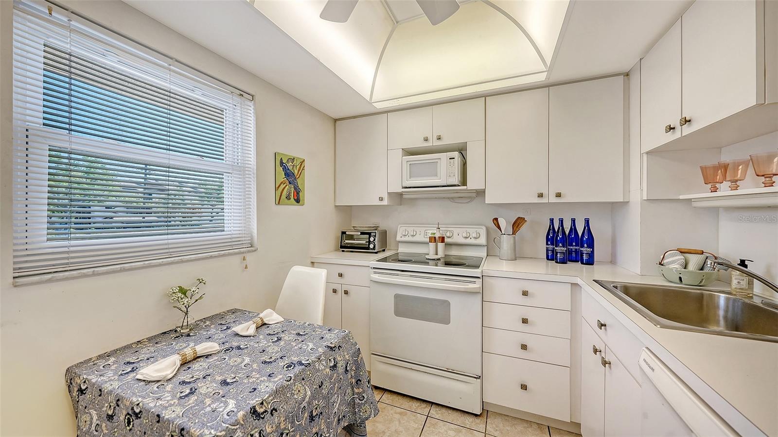 1257 S PORTOFINO DR #203, SARASOTA, FL, 34242
