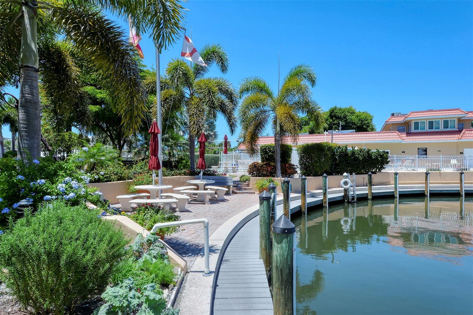 1257 S PORTOFINO DR #203, SARASOTA, FL, 34242