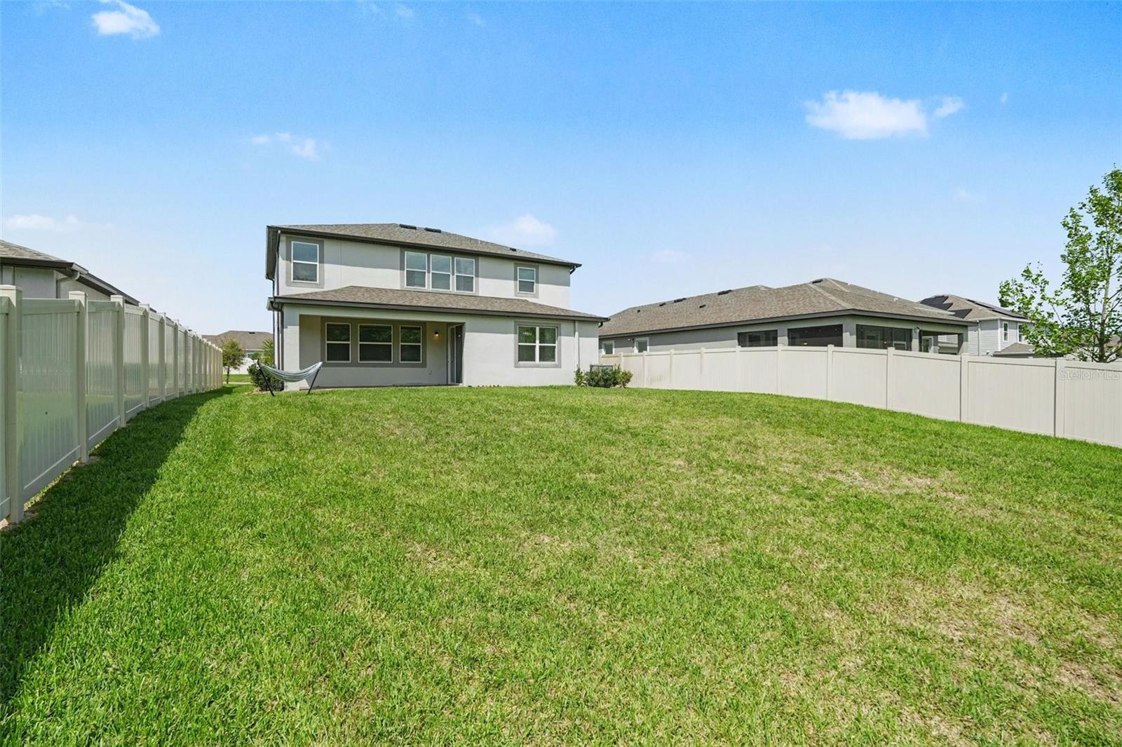 Large yard to build your Oasis.