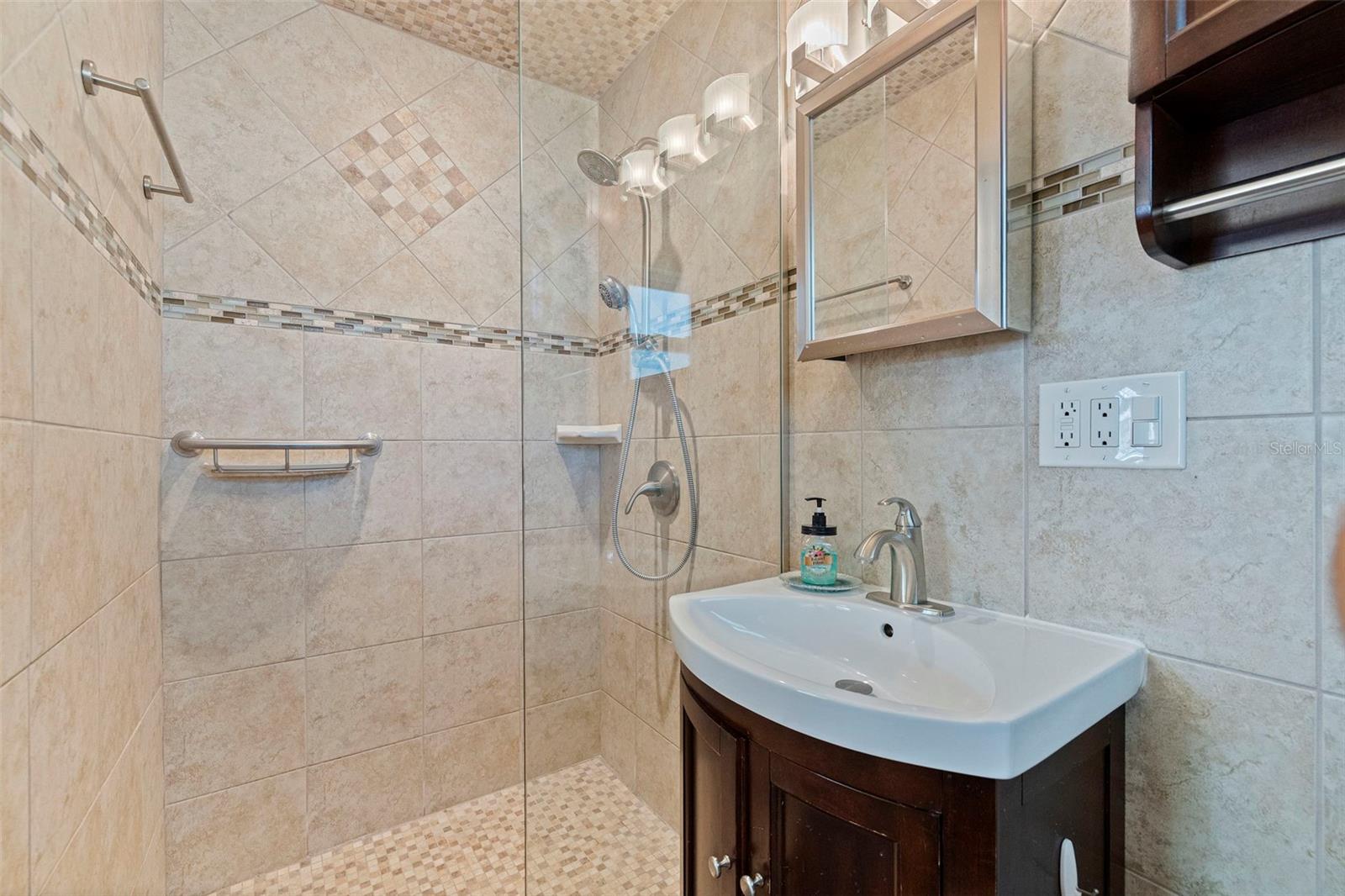 280 38TH AVE SE, ST PETERSBURG, FL, 33705