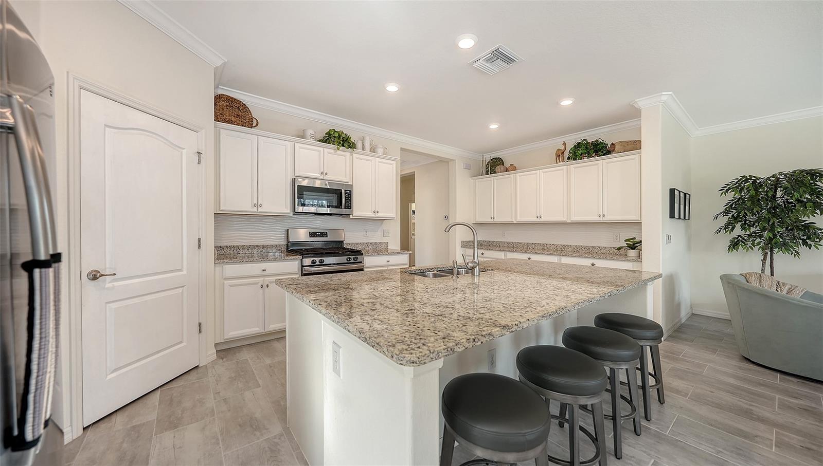 17241 BLUE RIDGE PL, BRADENTON, FL, 34211